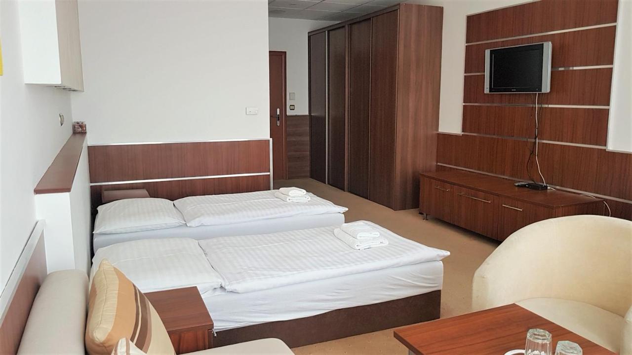 Student House Aparthotel Pressburg